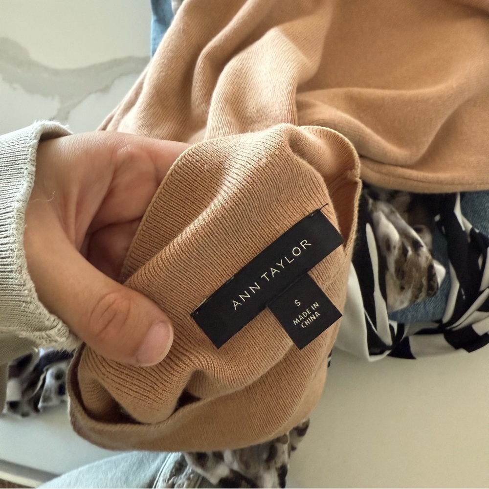 Ann Taylor Camel Color Sleeveless Mock Neck Neutral Lightweight Sweater Top - Picture 2 of 12